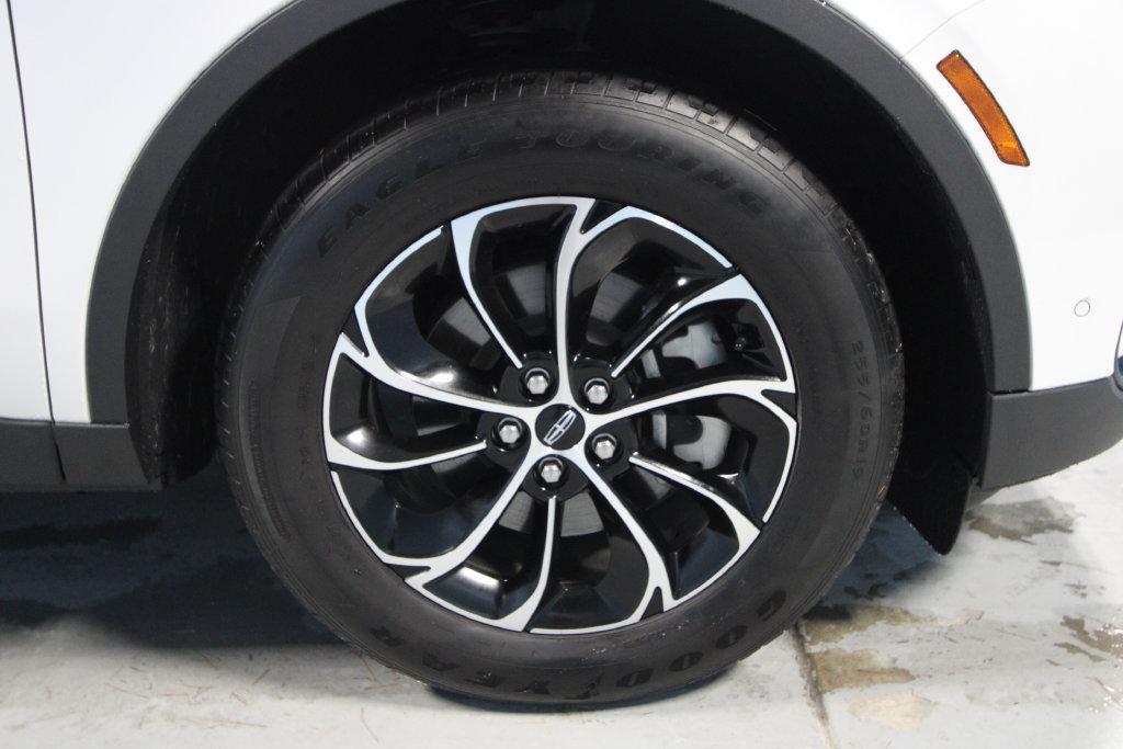 Used 2024 Lincoln Nautilus Premier AWD/4WD image 40