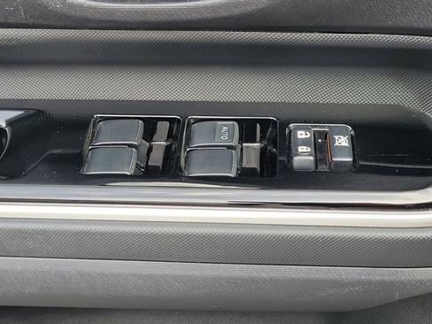 Used 2016 Toyota Prius C Two image 28