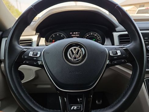 Used 2019 Volkswagen Atlas SE w/ Towing Package FWD image 30