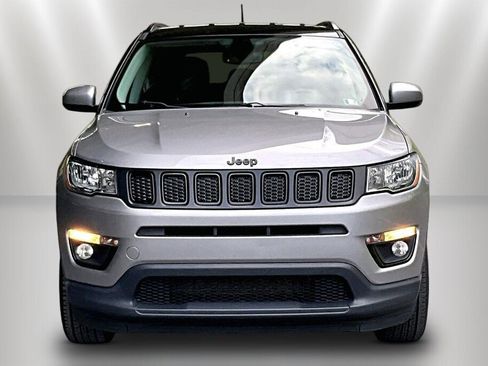Used 2019 Jeep Compass Latitude AWD/4WD image 2