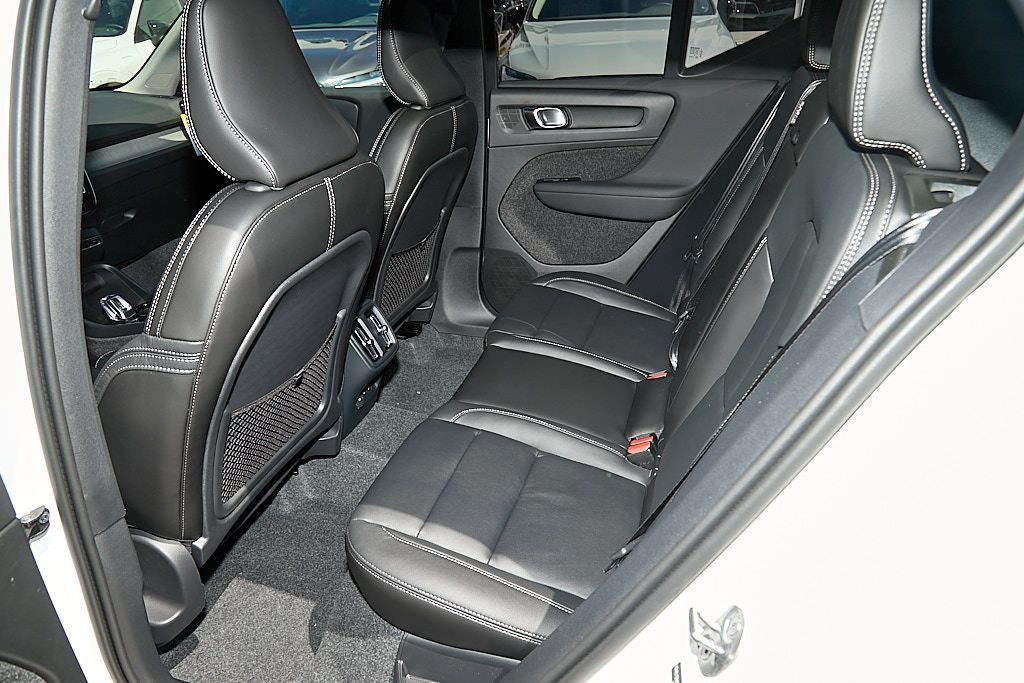 New 2026 Volvo XC40 B5 Plus w/ Climate Package AWD/4WD image 20
