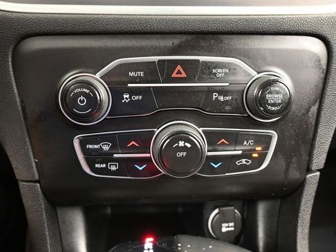 Used 2021 Dodge Charger SXT w/ Blacktop Package image 23