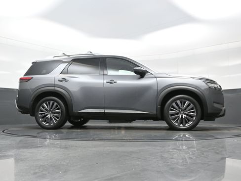 Used 2023 Nissan Pathfinder SL w/ SL Premium Package AWD/4WD image 34