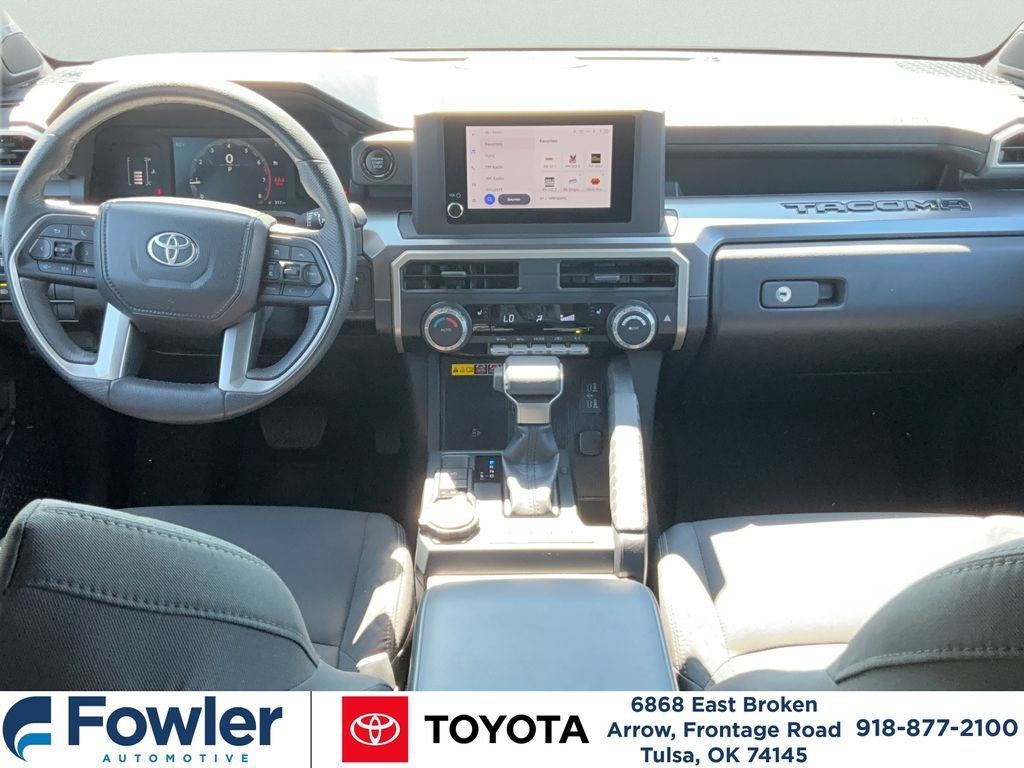 Certified 2025 Toyota Tacoma SR5 w/ SR5 Upgrade Package AWD/4WD image 11