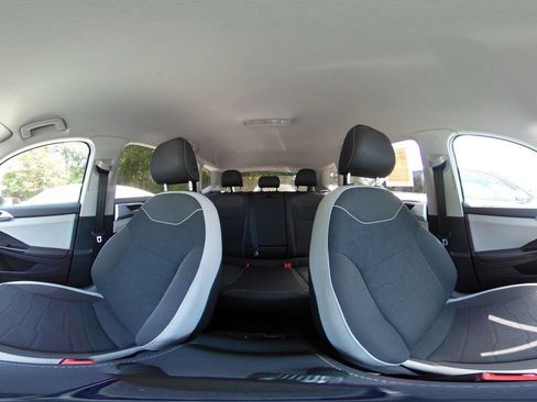 Used 2025 Volkswagen Taos SE AWD/4WD image 43