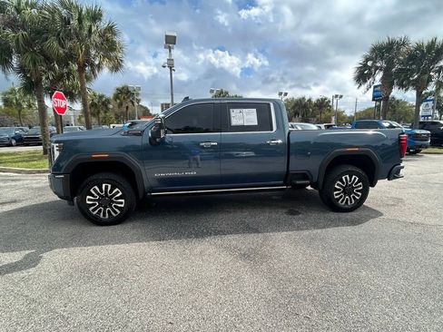 Used 2025 GMC Sierra 2500 Denali Ultimate image 4