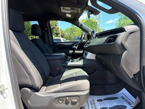 Used 2022 GMC Yukon SLE w/ Gmc Pro Safety Plus Package AWD/4WD image 11