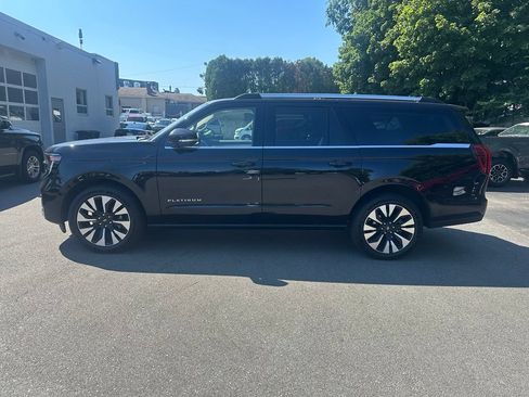 Used 2025 Ford Expedition Max Platinum w/ Driver's Package AWD/4WD image 10