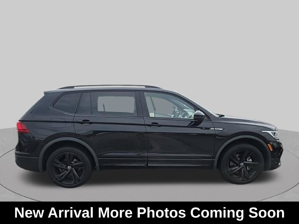 Used 2023 Volkswagen Tiguan SE R-Line FWD image 3