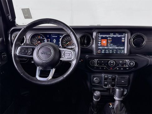 Used 2021 Jeep Gladiator Overland image 30