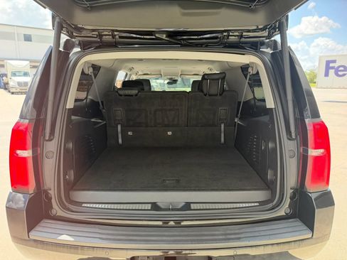 Used 2020 Chevrolet Suburban LT RWD image 22