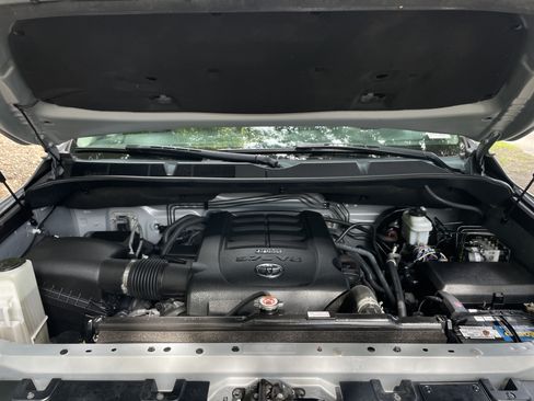 Used 2020 Toyota Tundra Limited w/ Limited Premium Package AWD/4WD image 33