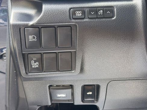Used 2017 Lexus IS 300 AWD w/ Premium Package image 37