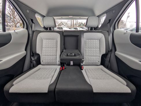 Used 2023 Chevrolet Equinox LS image 33