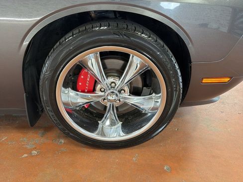Used 2013 Dodge Challenger R/T image 10