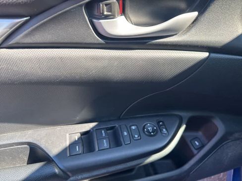 Used 2019 Honda Civic Sport image 9