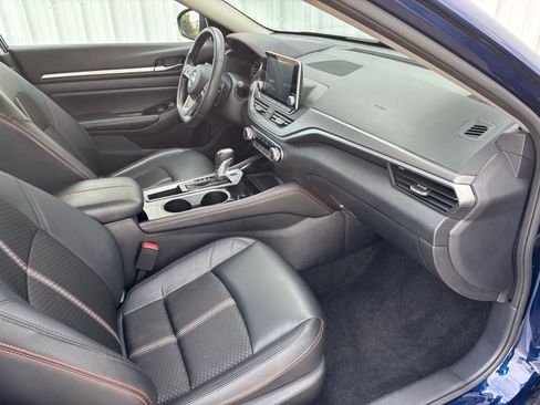 Used 2024 Nissan Altima 2.5 SR image 36