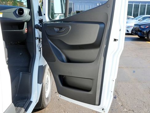 Used 2026 Mercedes-Benz Sprinter 2500 image 21