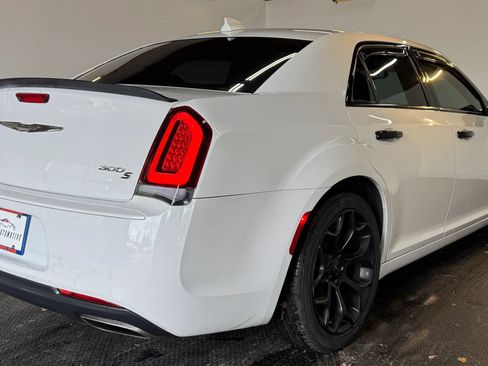 Used 2019 Chrysler 300 S RWD image 5
