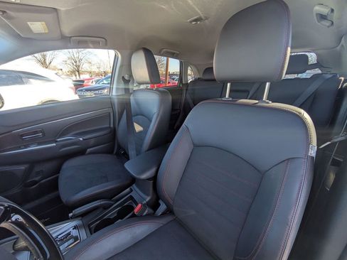 Used 2025 Mitsubishi Outlander Sport ES image 24