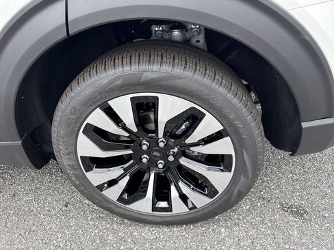 New 2026 Ford Explorer Platinum w/ LUX Leather Package AWD/4WD image 19