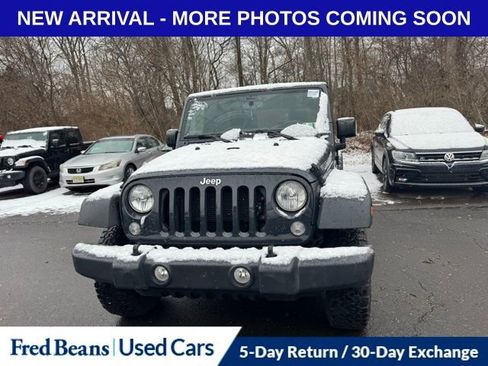 Used 2017 Jeep Wrangler Unlimited Rubicon w/ Cold Weather Group image 7