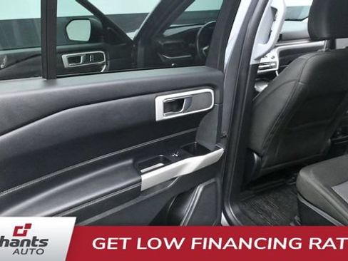Used 2022 Ford Explorer XLT AWD/4WD image 21