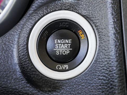 Used 2020 Dodge Journey SE w/ SE Popular Equipment Group FWD image 38