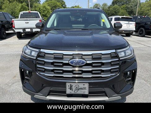 Used 2025 Ford Explorer Active w/ Active Comfort Package AWD/4WD image 2