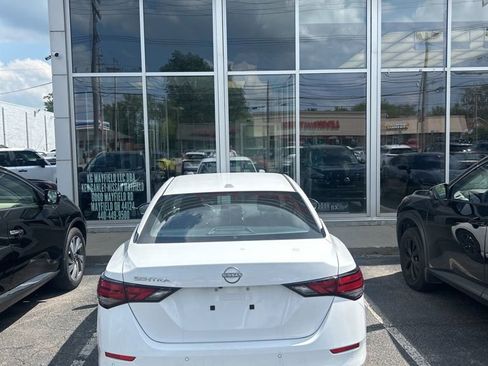 Used 2025 Nissan Sentra SV FWD image 3