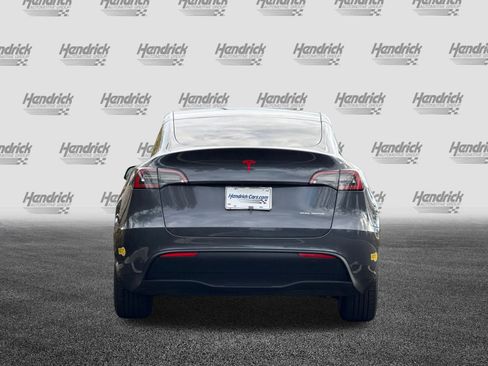 Used 2022 Tesla Model Y Long Range image 6