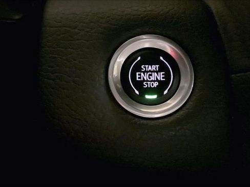 Used 2023 GMC Yukon Denali image 32