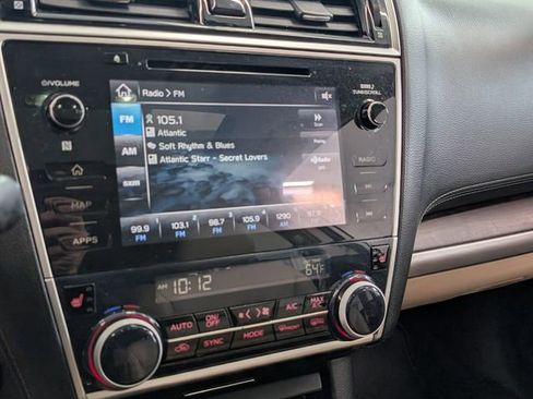 Used 2018 Subaru Outback 2.5i Limited image 17