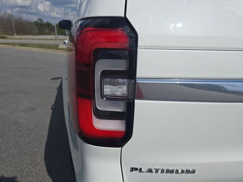 Used 2022 Ford Expedition Platinum image 35
