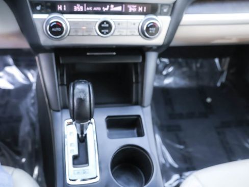 Used 2017 Subaru Outback 2.5i Limited image 22