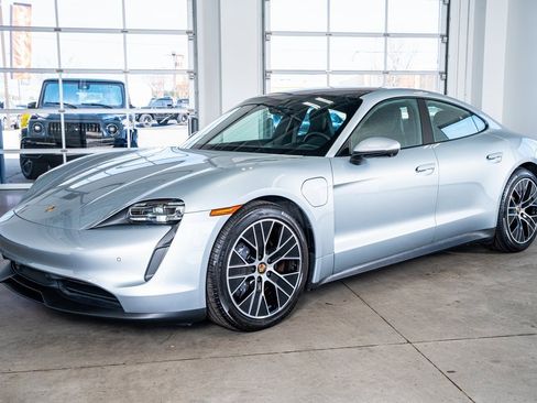 Used 2024 Porsche Taycan image 11