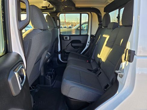 New 2026 Jeep Gladiator Sport AWD/4WD image 25
