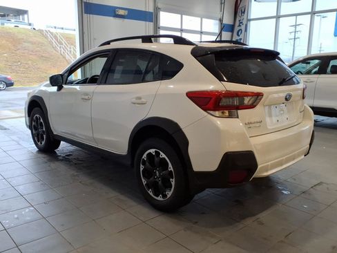 Used 2022 Subaru Crosstrek 2.0i image 6