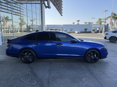 Used 2025 Honda Accord Sport image 3