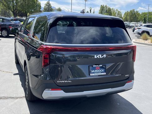 Used 2026 Kia Carnival LXS FWD image 10