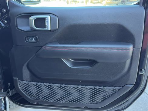 Certified 2022 Jeep Wrangler Unlimited Rubicon w/ Cold Weather Group image 32