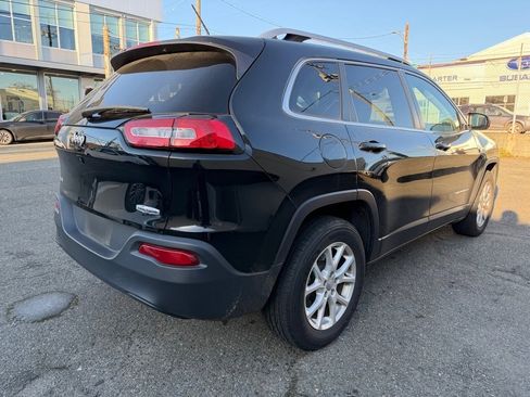 Used 2018 Jeep Cherokee Latitude Plus image 7