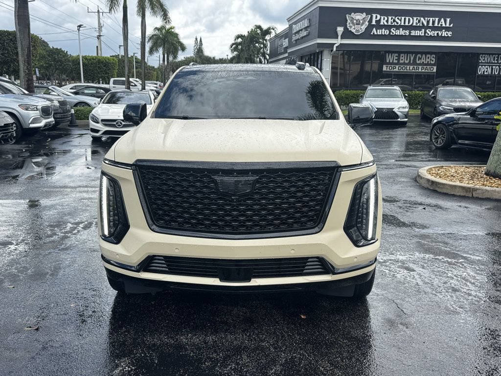 Used 2025 Cadillac Escalade Premium Luxury AWD/4WD image 2