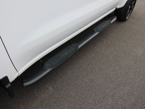 Used 2023 Chevrolet Silverado 1500 Custom image 9