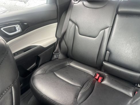Used 2025 Jeep Compass Limited AWD/4WD image 39