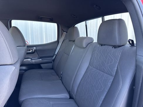 Used 2016 Toyota Tacoma TRD Sport image 23