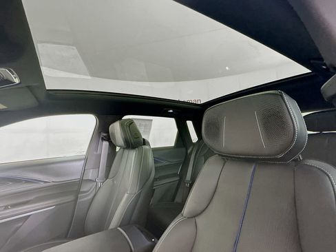 Used 2024 Cadillac Lyriq Luxury image 24