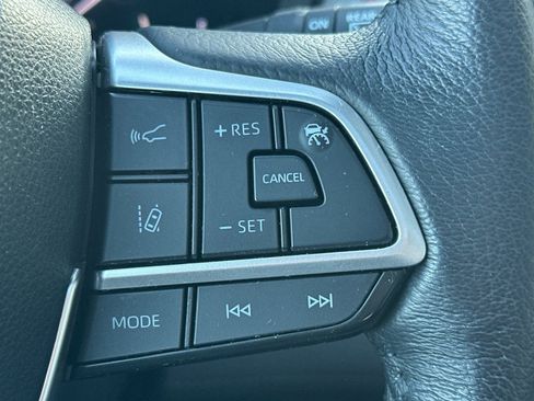 Used 2022 Toyota Sienna XLE image 30