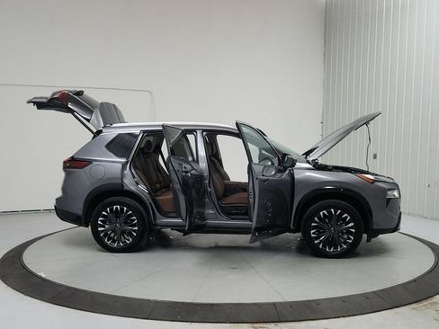 Used 2026 Nissan Rogue Platinum w/ Platinum Premium Package AWD/4WD image 16