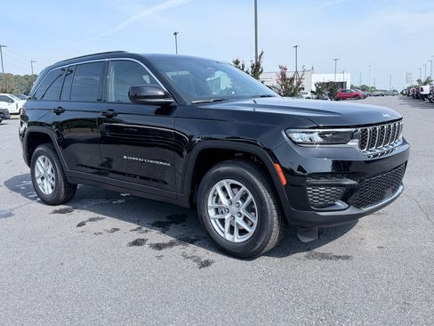 New 2026 Jeep Grand Cherokee Laredo RWD image 2